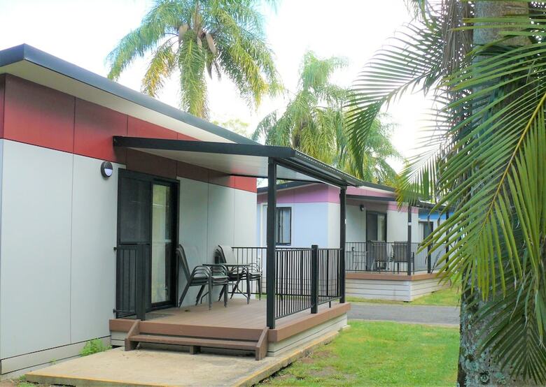Cabana Lismore Lake Holiday Park