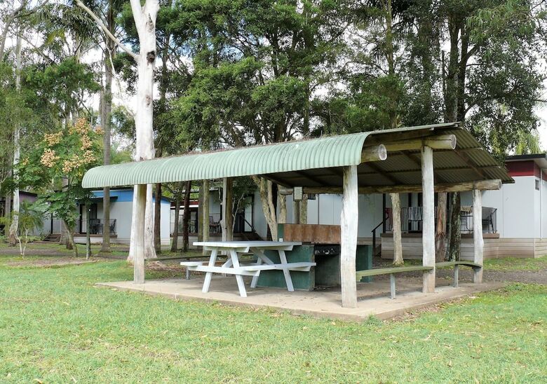 Cabana Lismore Lake Holiday Park