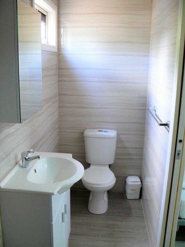 Cabana Lismore Lake Holiday Park