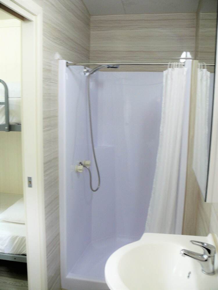 Cabana Lismore Lake Holiday Park