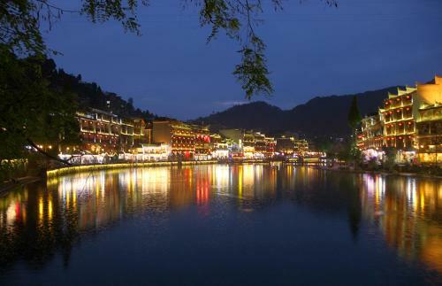 Hostal Fenghuang More Inn