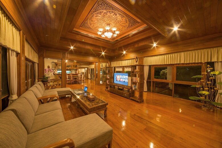 Lpc Holiday Villa