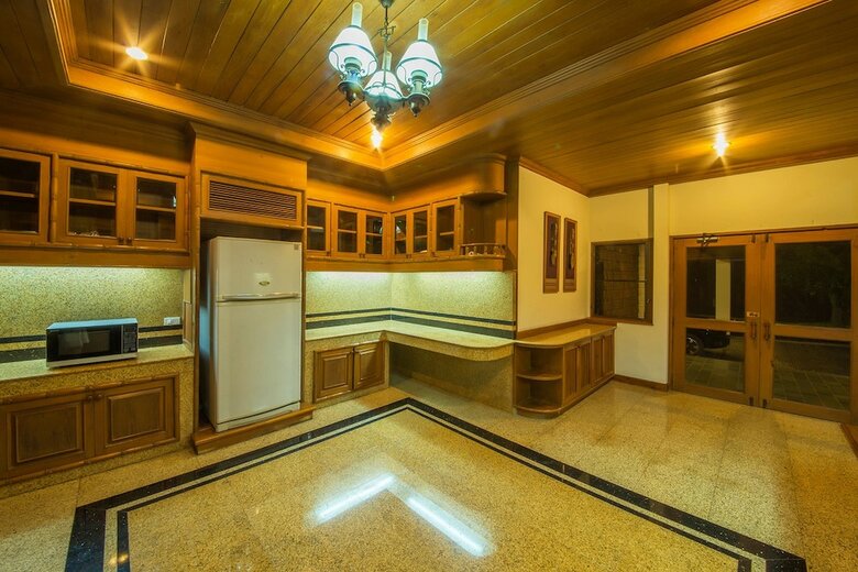 Lpc Holiday Villa