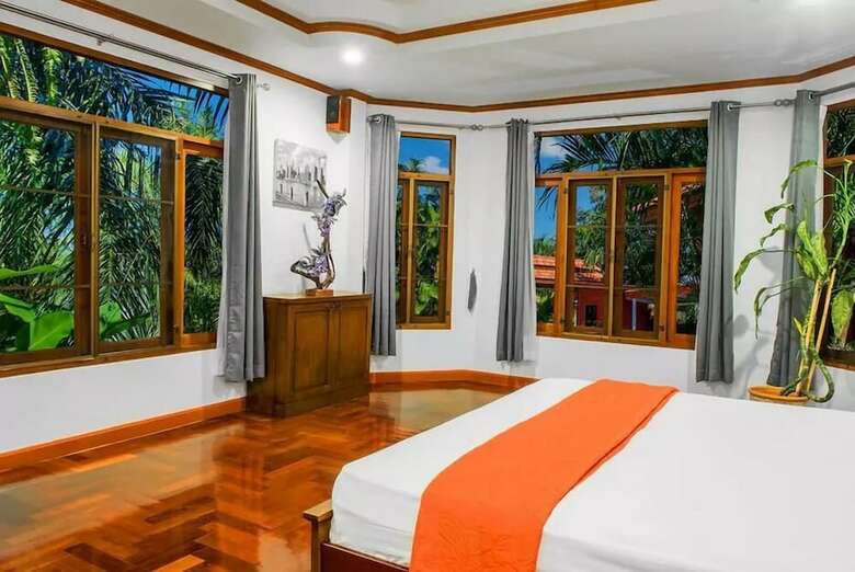 Lpc Holiday Villa