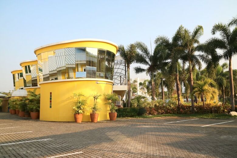 Metro Vigan Fiesta Garden Hotel