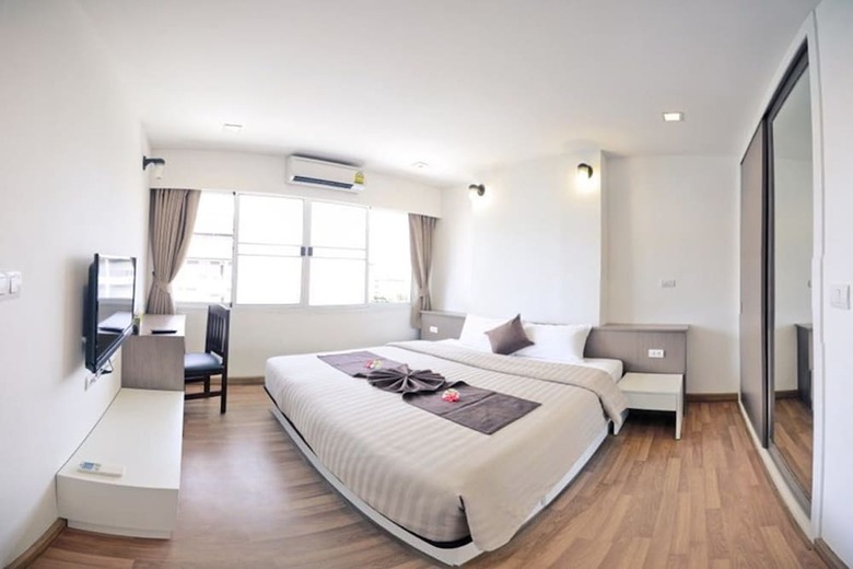 Aparthotel R Residence Sri Racha