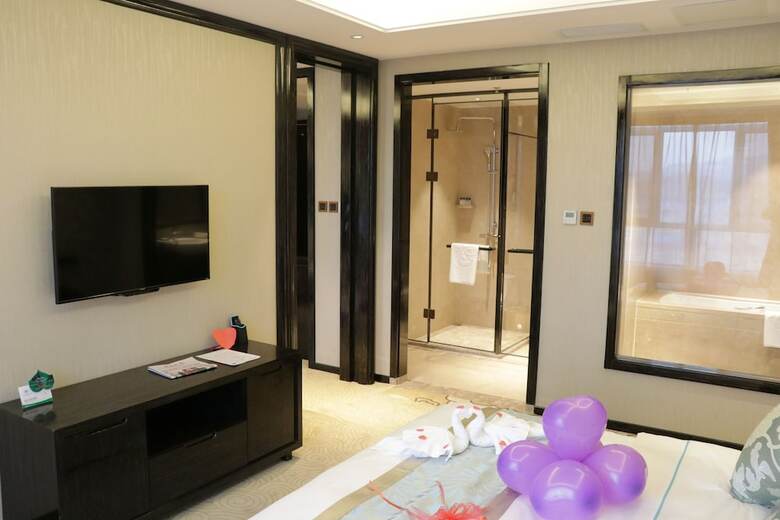Yantai Dexin International Hotel