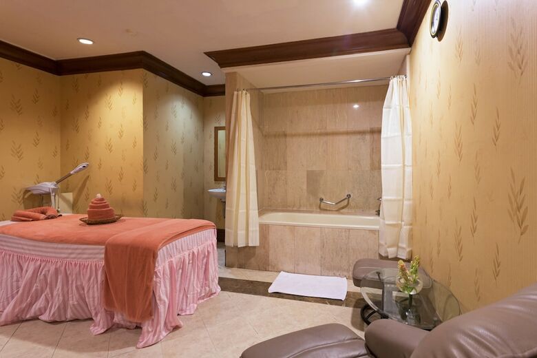 Hotel Reddoorz Plus @ S Parman