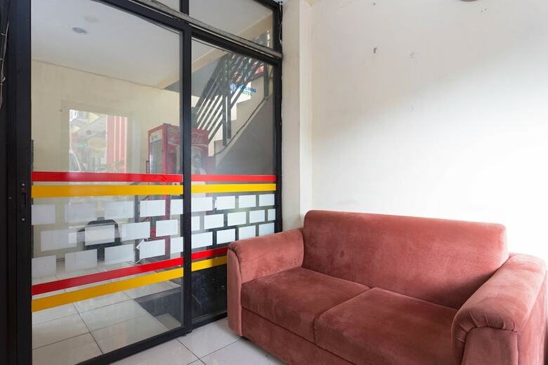 Hotel Reddoorz @ Ciracas