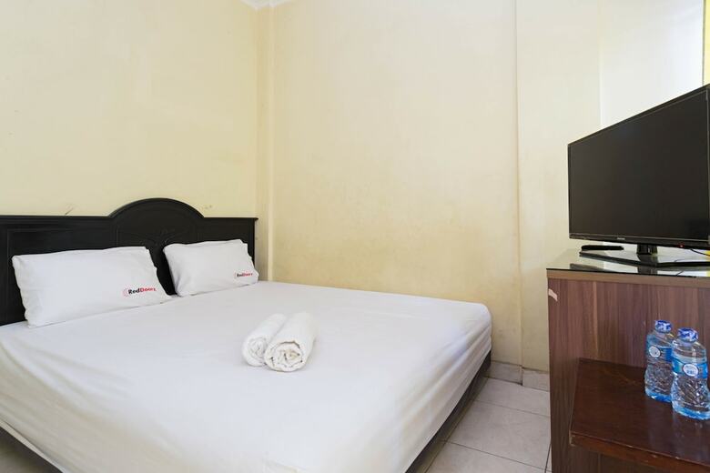 Hotel Reddoorz @ Ciracas