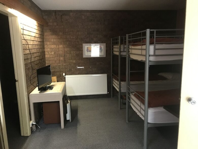 Cooba Holiday Motel