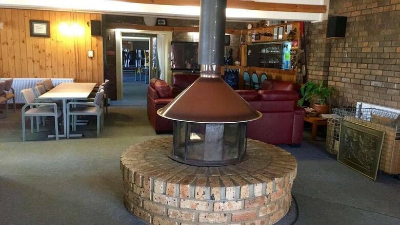 Cooba Holiday Motel