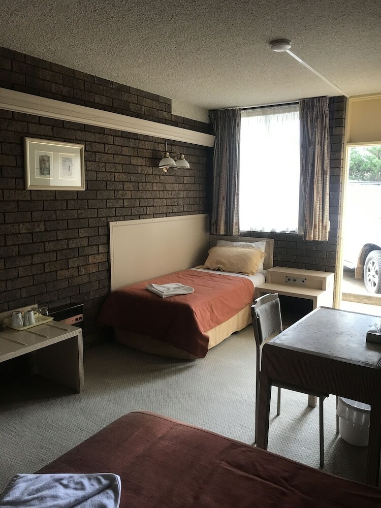 Cooba Holiday Motel