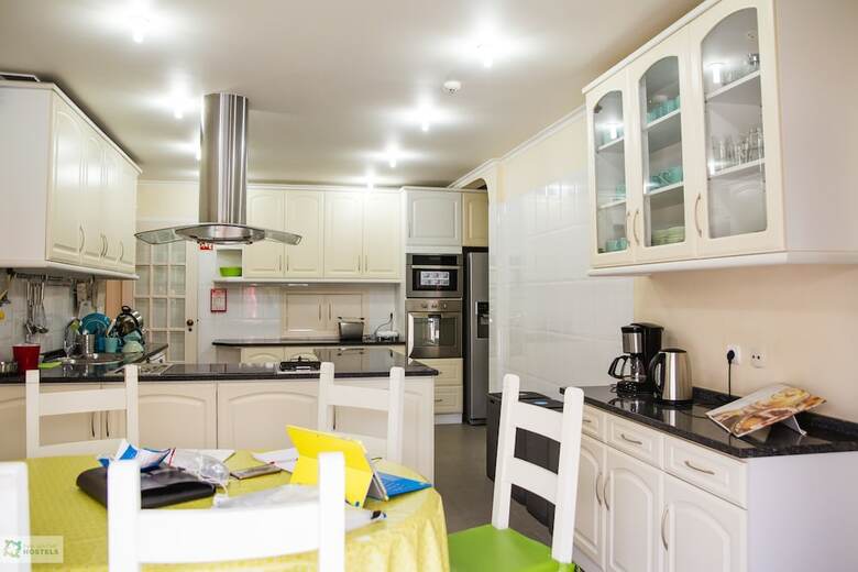 Hostal Help Yourself Hostels Carcavelos Coast