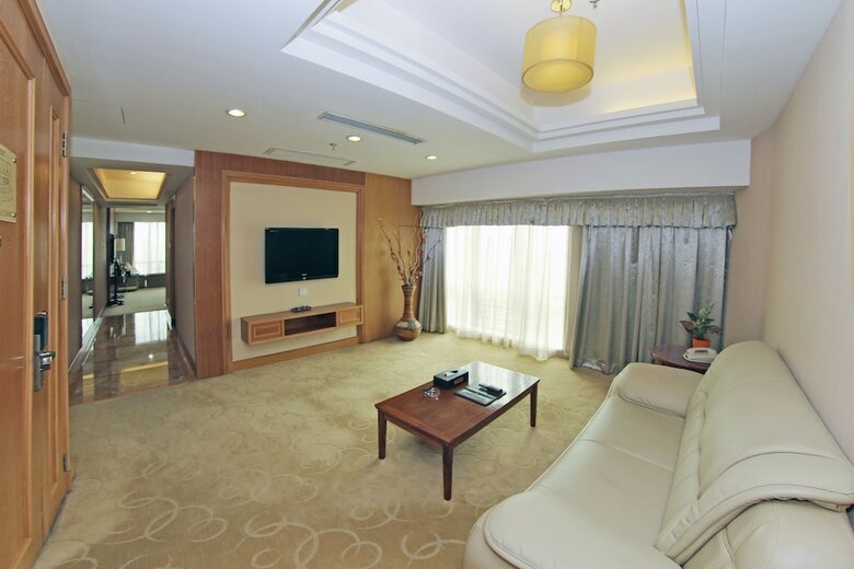 Jiangmen Gladden Hotel
