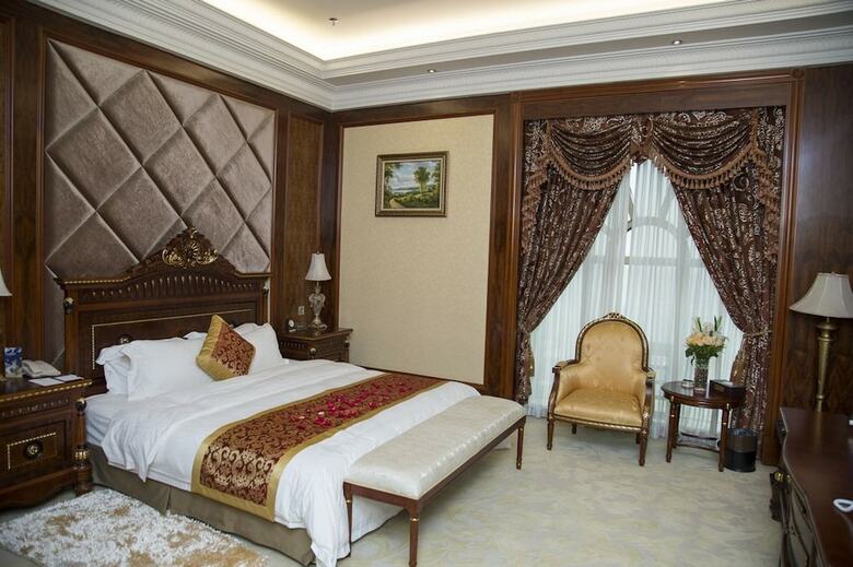 Jiangmen Gladden Hotel