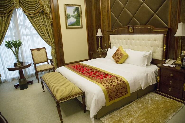 Jiangmen Gladden Hotel