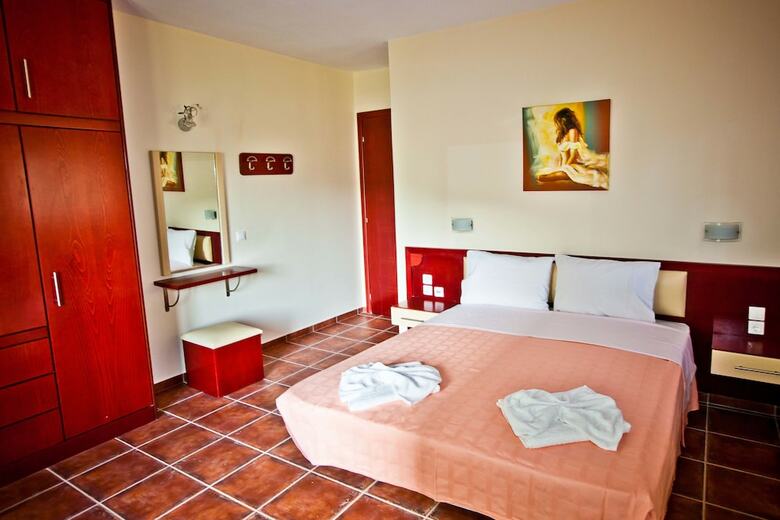 Hotel Aselinos Suites