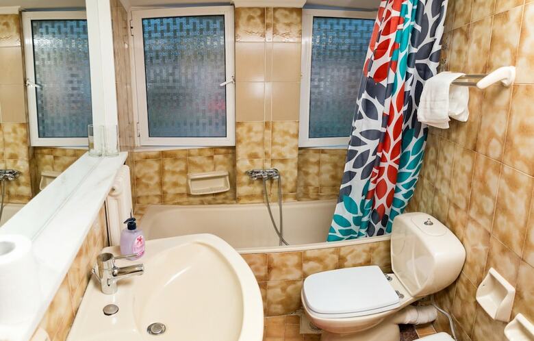 Apartamentos Loucerna Art Hotel