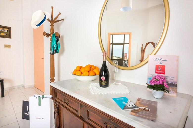 Apartamentos Loucerna Art Hotel