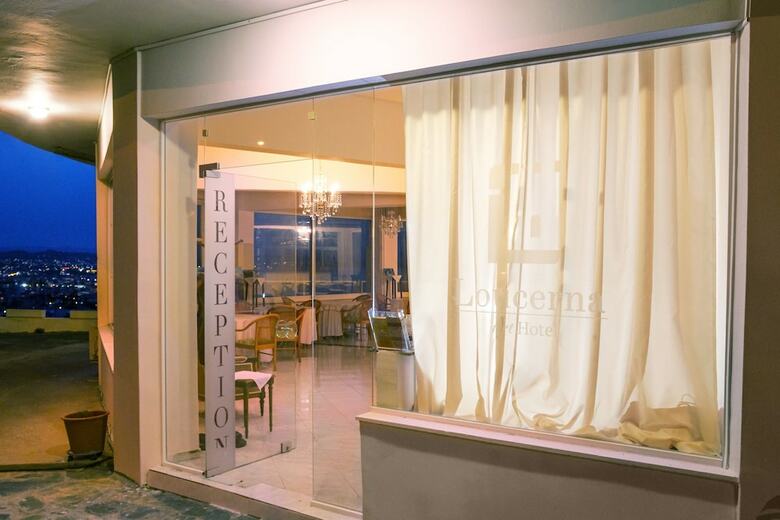 Apartamentos Loucerna Art Hotel