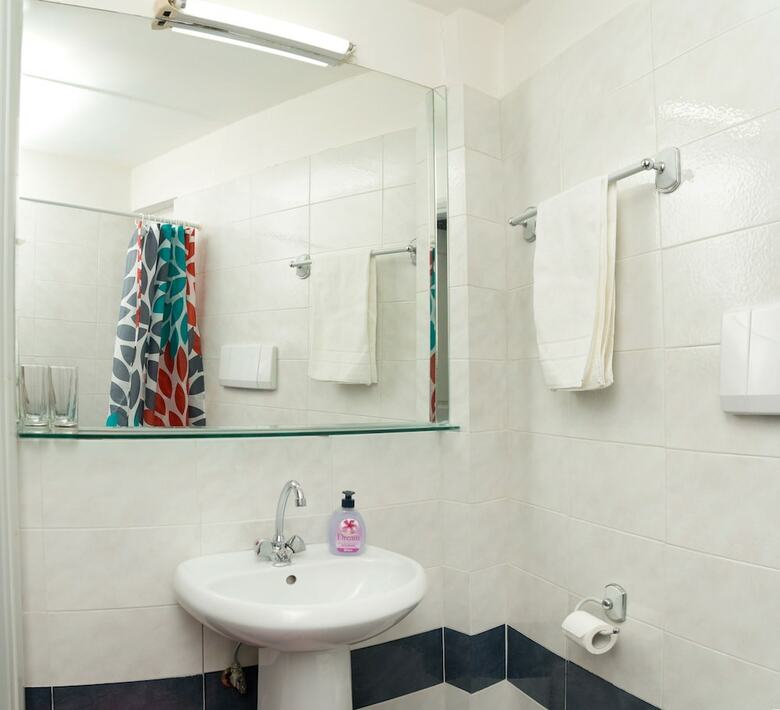 Apartamentos Loucerna Art Hotel