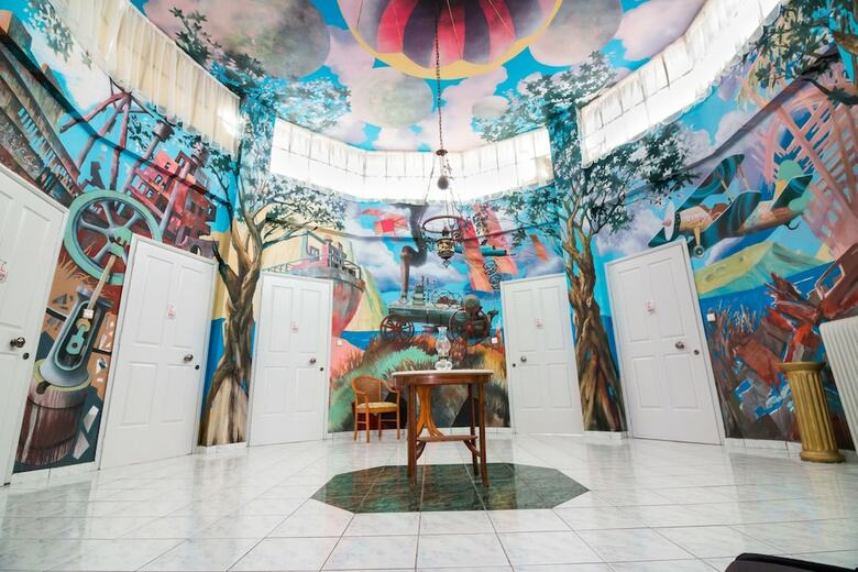 Apartamentos Loucerna Art Hotel