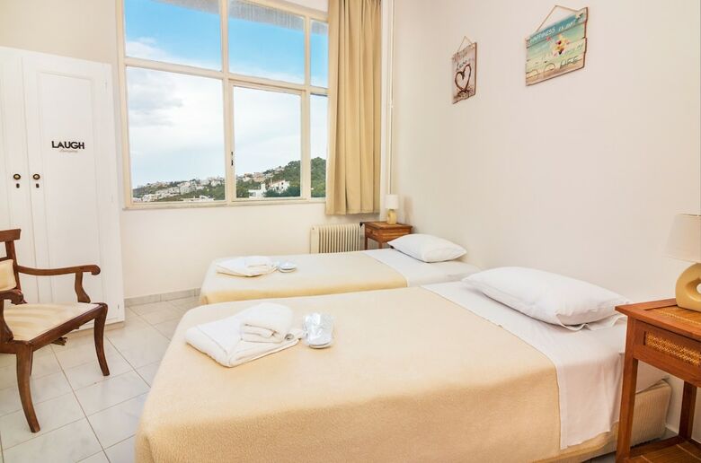 Apartamentos Loucerna Art Hotel