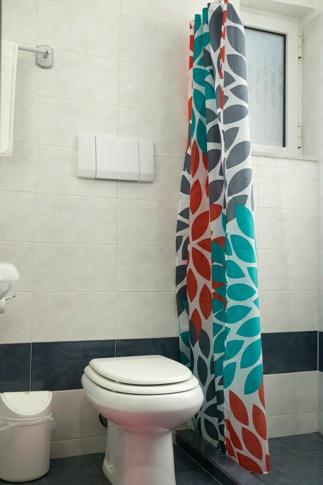Apartamentos Loucerna Art Hotel