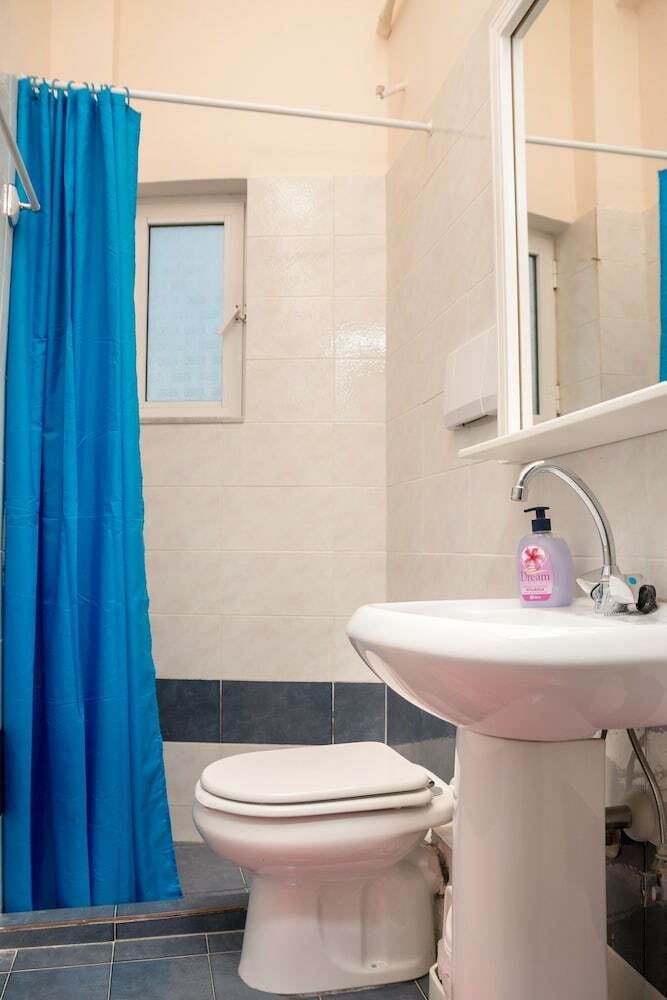 Apartamentos Loucerna Art Hotel