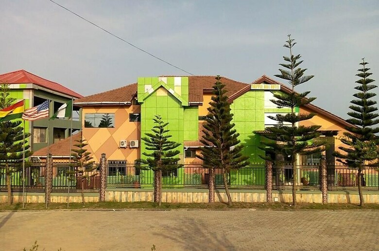 Triple Hill Hotel