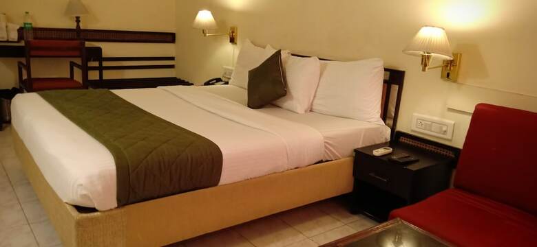 Hotel Poonja International