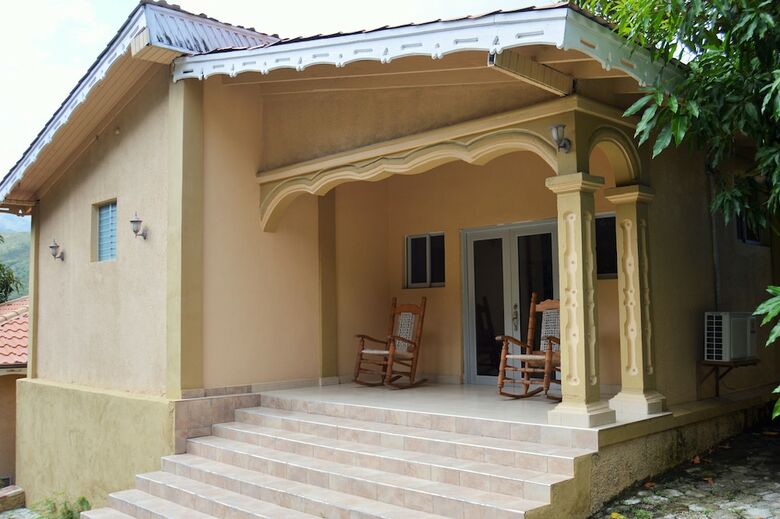 Hotel Le Village D'ennery
