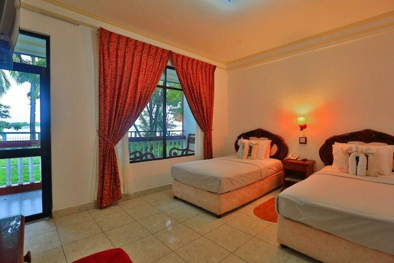 Hotel Centauria Lake Resort