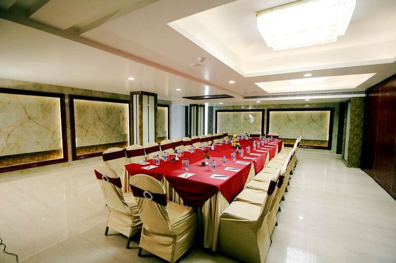 Pinnacle By 1589 Hotels