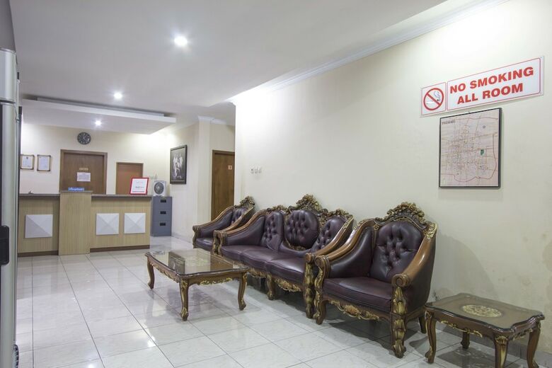 Hotel Reddoorz Plus Near Stadion Mandala Krida
