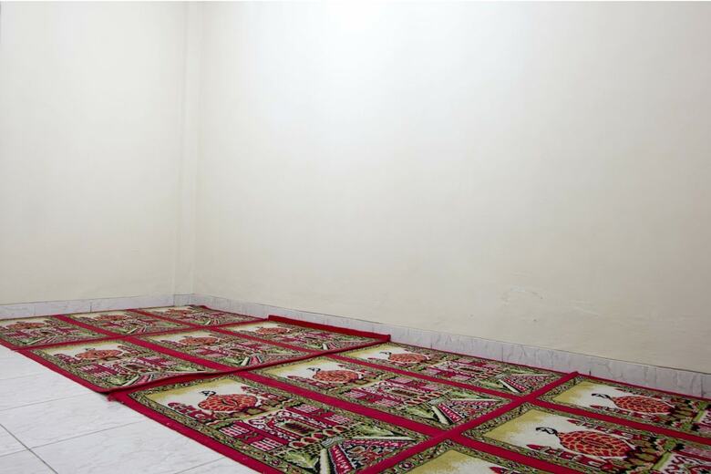 Hotel Reddoorz Plus Near Stadion Mandala Krida