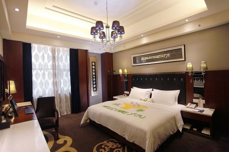 Changsha Yannian Century Hotel