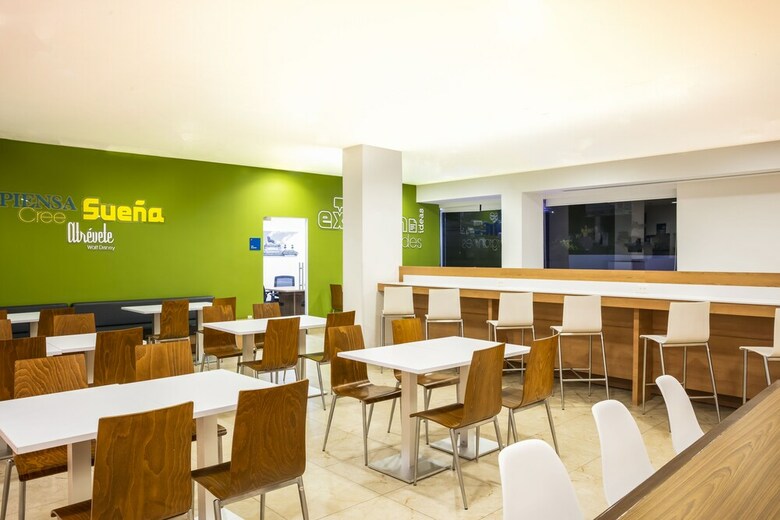 Hotel One Leon Antares