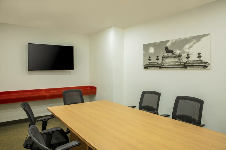 Hotel One Leon Antares
