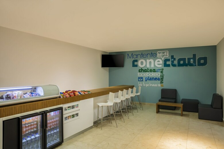 Hotel One Leon Antares