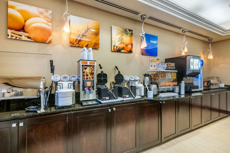 Hotel Comfort Inn & Suites Northeast - Gateway