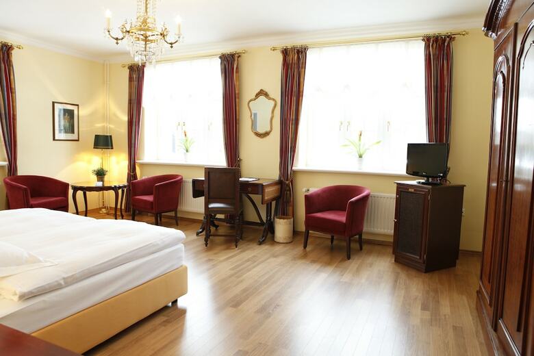 Hotel Schlo� Tremsb�ttel