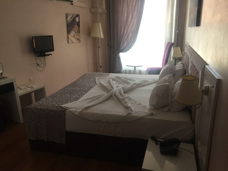 Srf Hotel