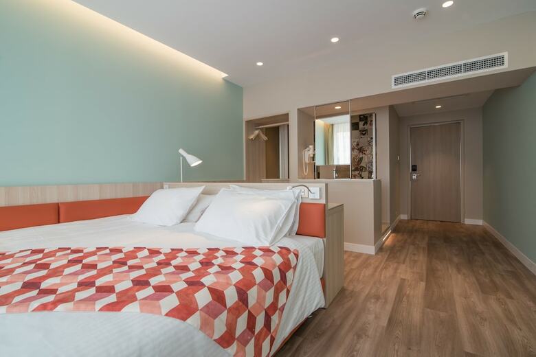 Kubic Athens Smart Hotel