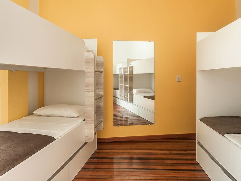 Hostal The Bridge Hostel