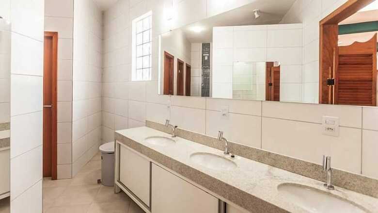 Hostal The Bridge Hostel