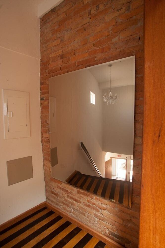 Hostal The Bridge Hostel