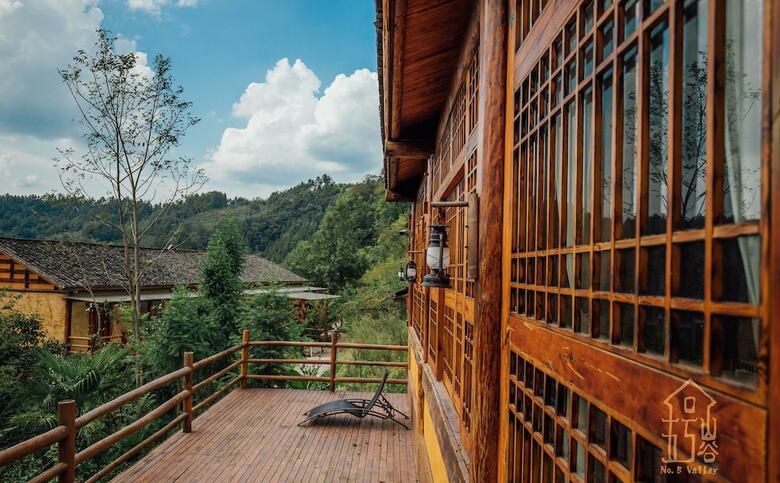 Bed & Breakfast No.5 Valley Lodge