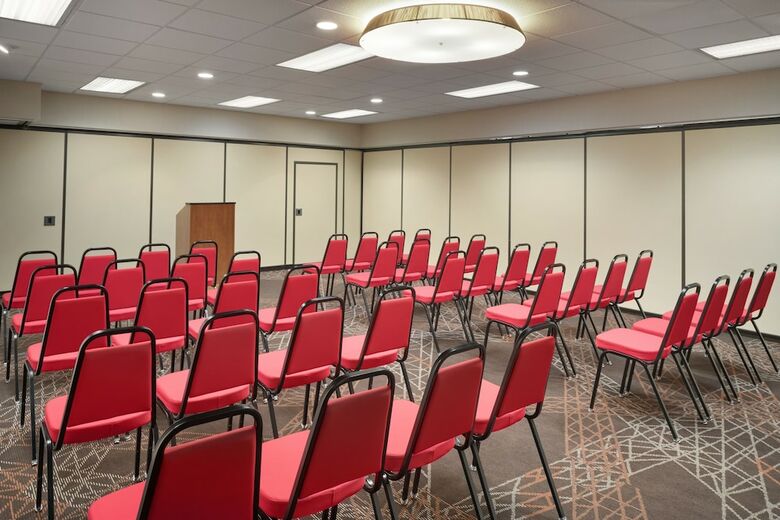 Hotel Ramada By Wyndham Beaver Falls